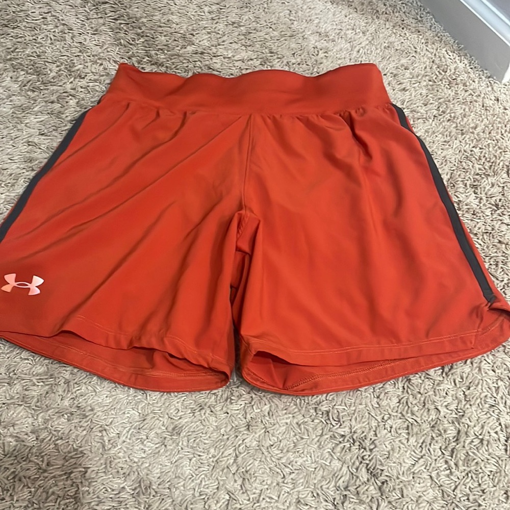 Men’s Under Armour lined Running Shorts